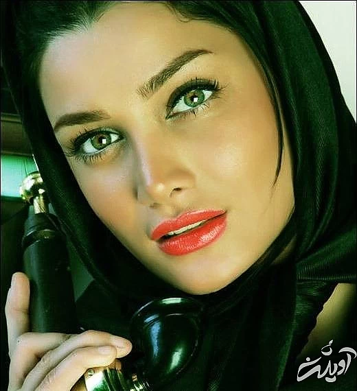 تینا آخوندتبار